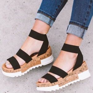 Black Steve Madden bandi platform sandals